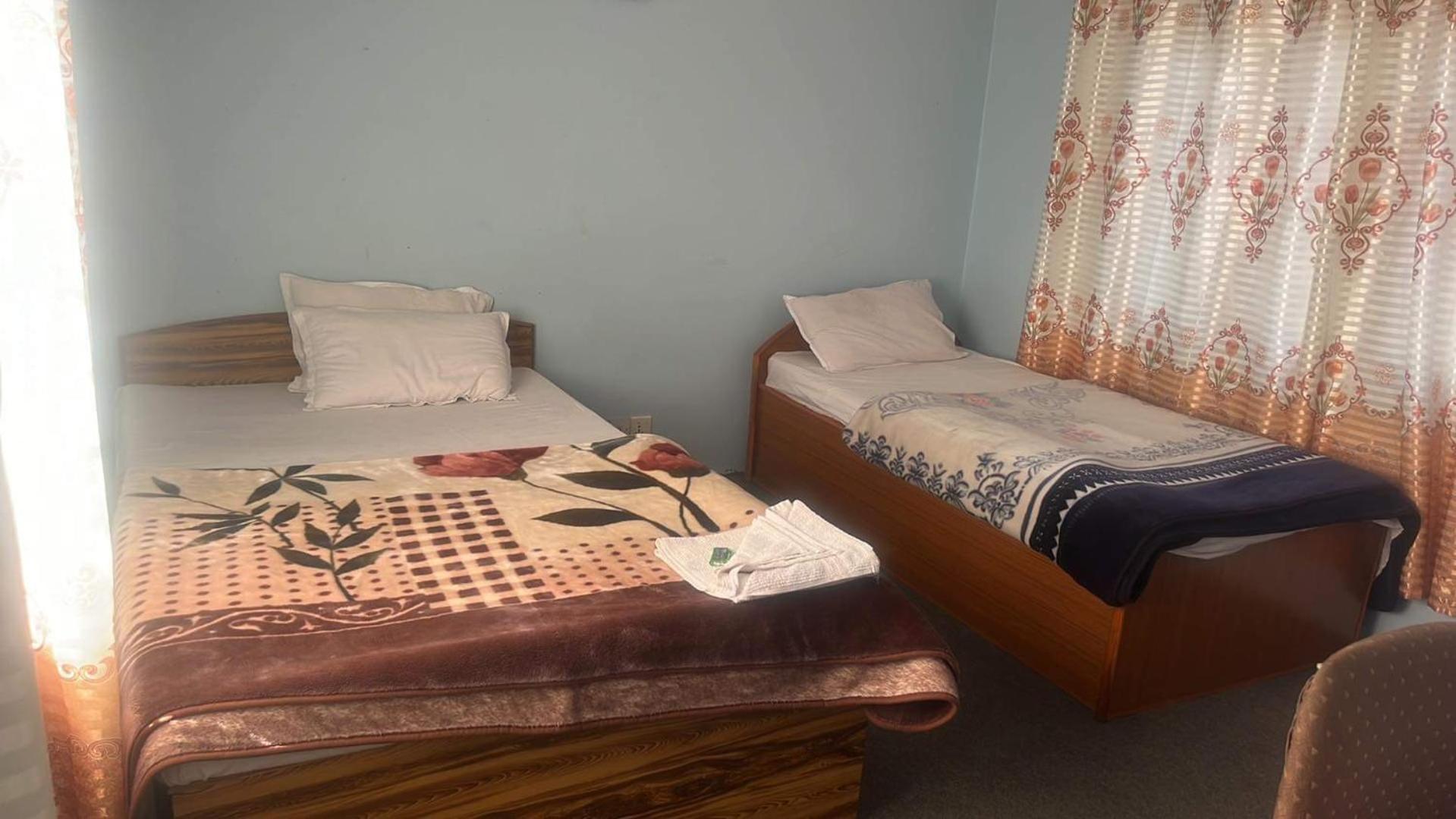 Robins Nest Hotel & Restaurant Deorali Екстер'єр фото